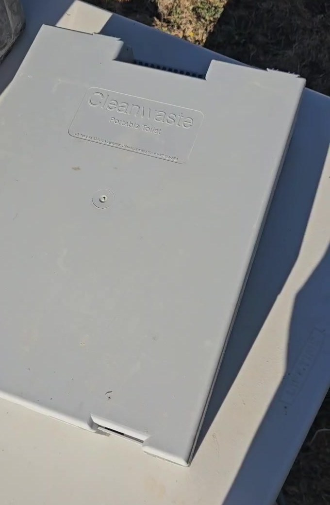 Cleanwaste portable toilet